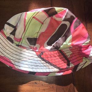 Emilio Pucci hat